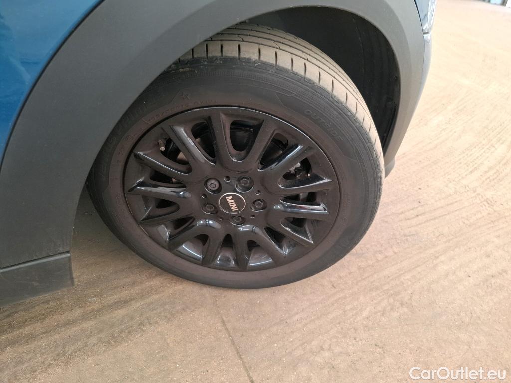  Mini  Cooper MINI Mini / 2021 / 5P / Berline One Finition Business Design 102 ch BVA7 #22