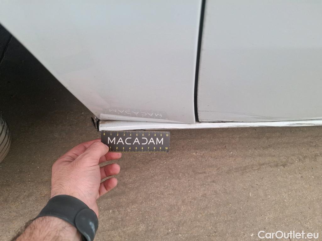  Mercedes  A-Klasse MERCEDES-BENZ Classe A Compact / 2018 / 5P / Berline A 180 d Business Line 8G-DCT #32