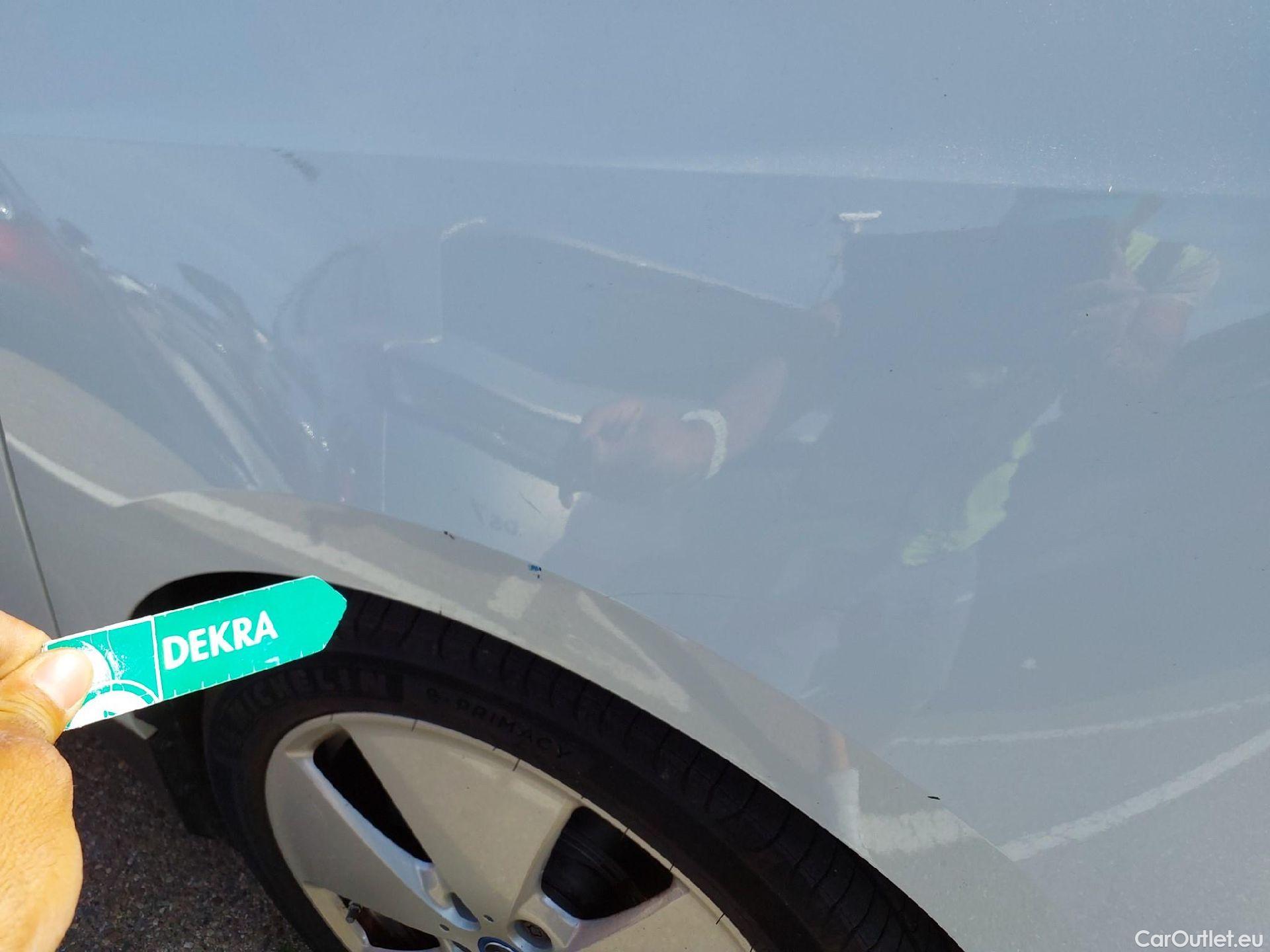  Bmw  I3  BMW / 2017 / 5P / berlina con portón 120ah #7