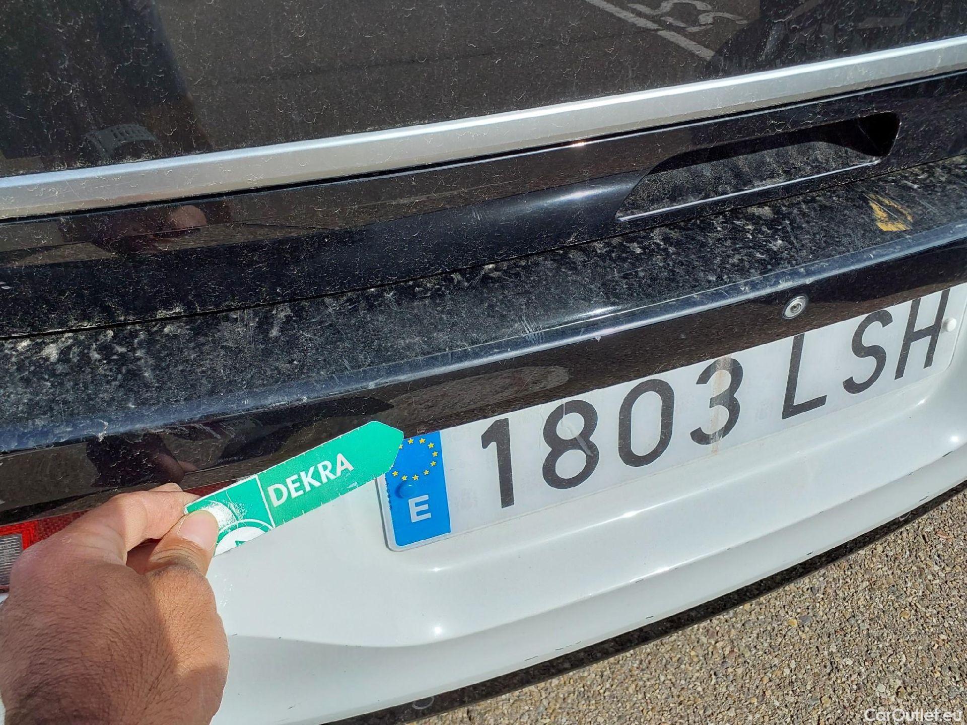  Bmw  I3  BMW / 2017 / 5P / berlina con portón 120ah #8