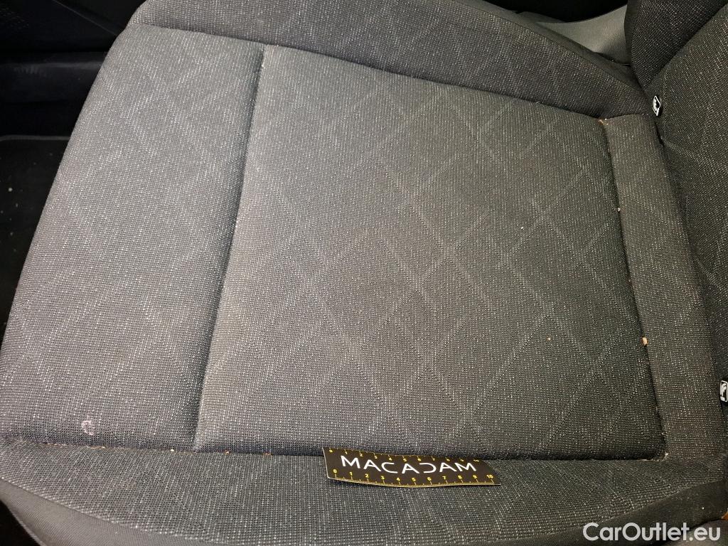  Volkswagen  Golf  VOLKSWAGEN / 2020 / 5P / Berline 1.5 eTSI OPF 130 DSG7 Life Busi #31