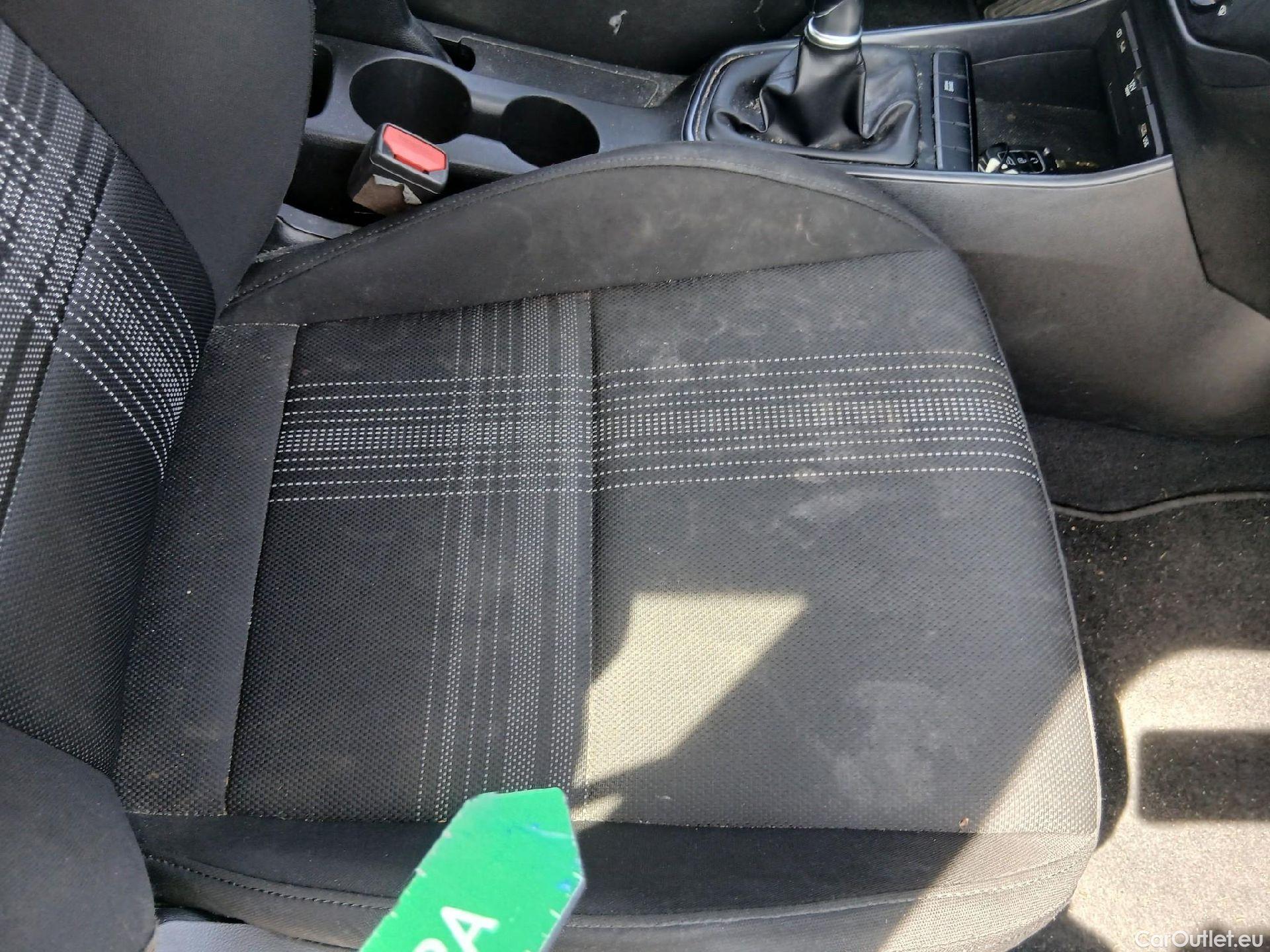  Hyundai  i20 HYUNDAI  / 2020 / 5P / berlina con portón 1.0 TGDI 74kW (100CV) 48V Essence #25