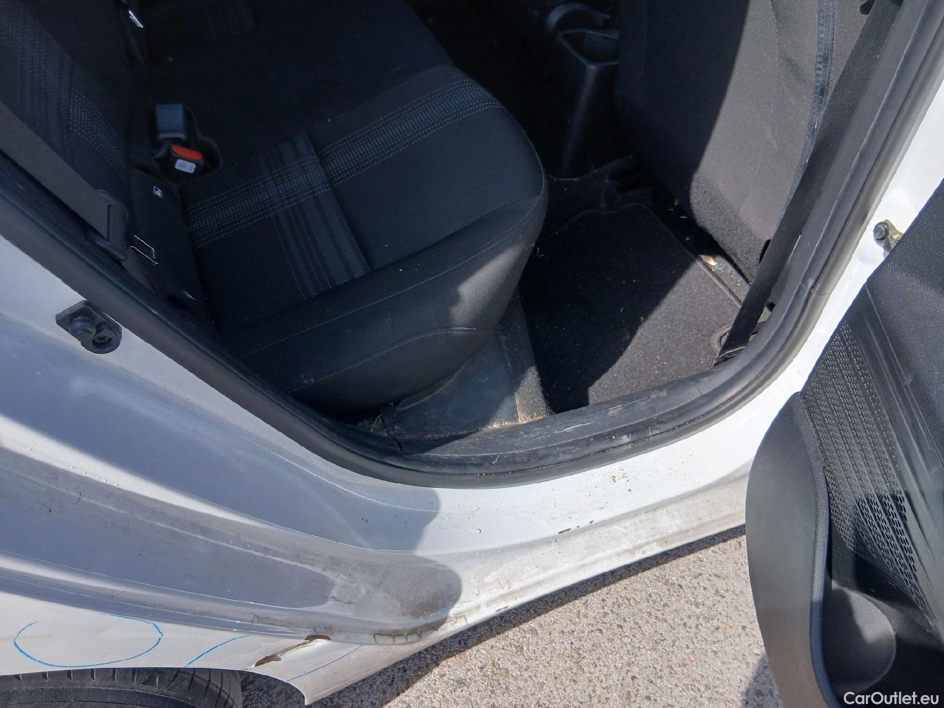  Hyundai  i20 HYUNDAI  / 2020 / 5P / berlina con portón 1.0 TGDI 74kW (100CV) 48V Essence #63