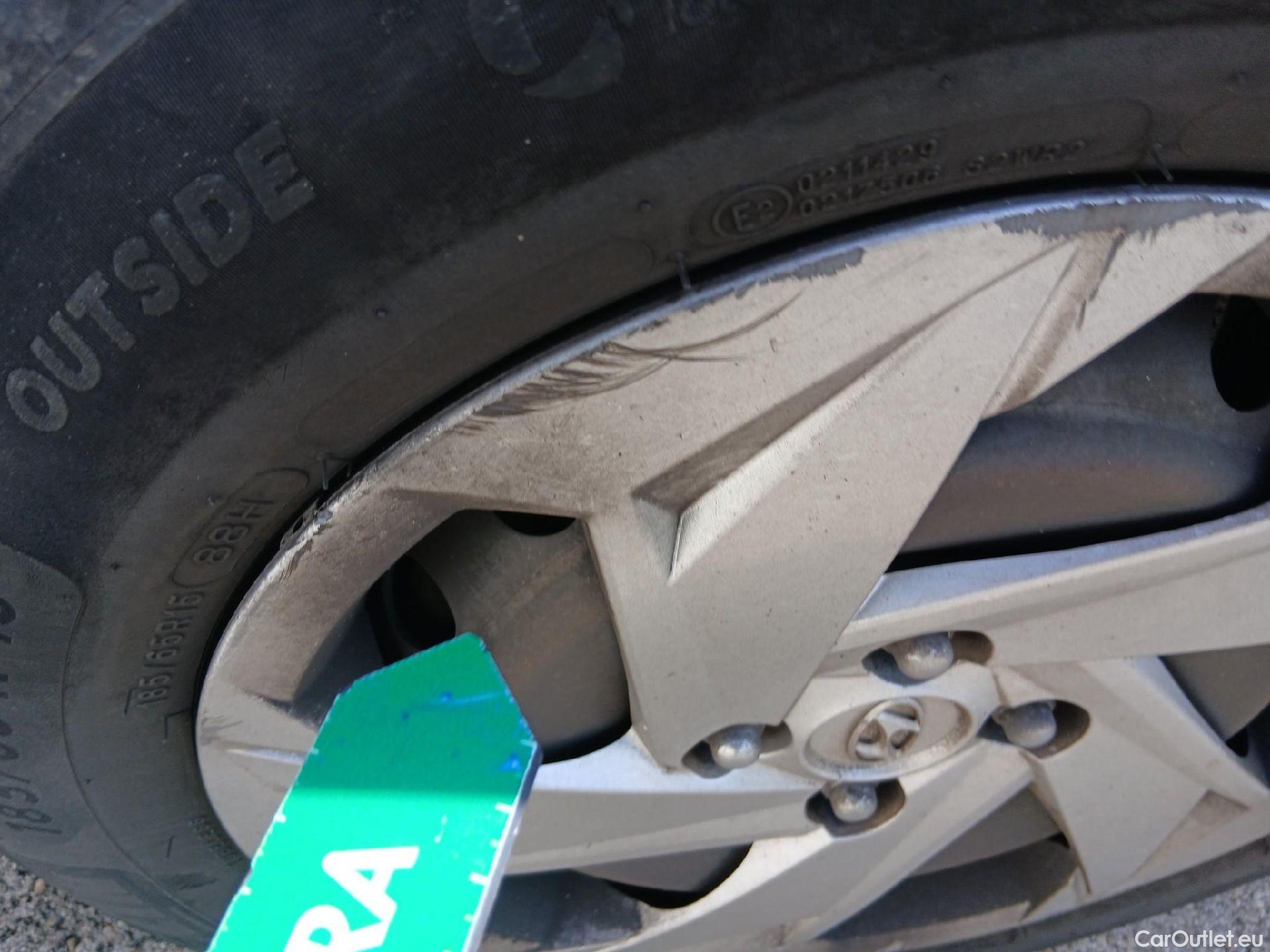  Hyundai  i20 HYUNDAI  / 2020 / 5P / berlina con portón 1.0 TGDI 74kW (100CV) 48V Essence #13