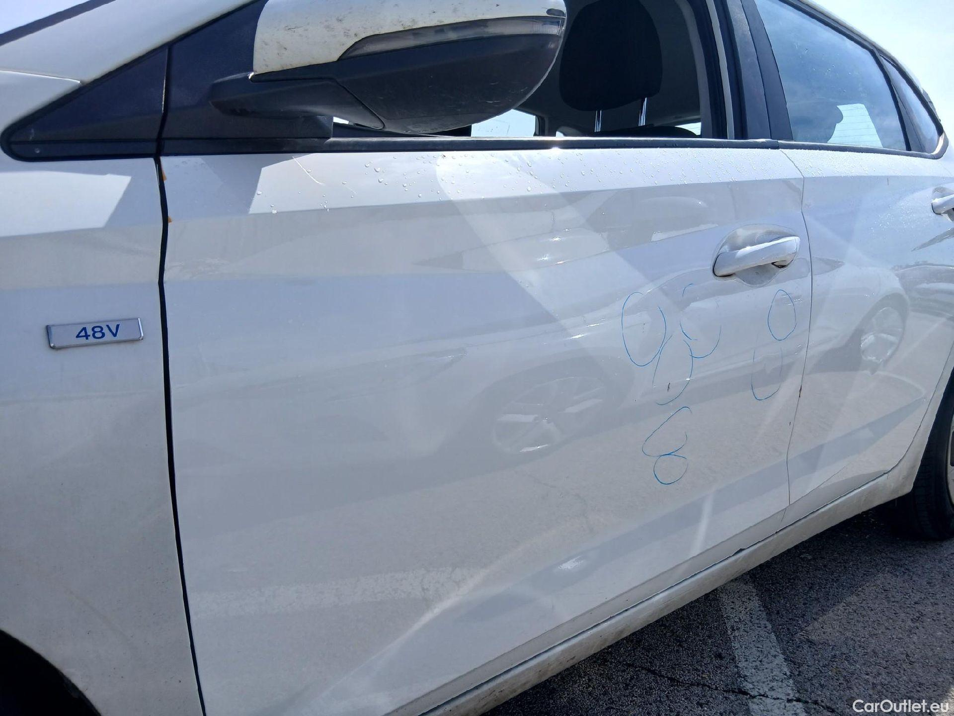  Hyundai  i20 HYUNDAI  / 2020 / 5P / berlina con portón 1.0 TGDI 74kW (100CV) 48V Essence #15