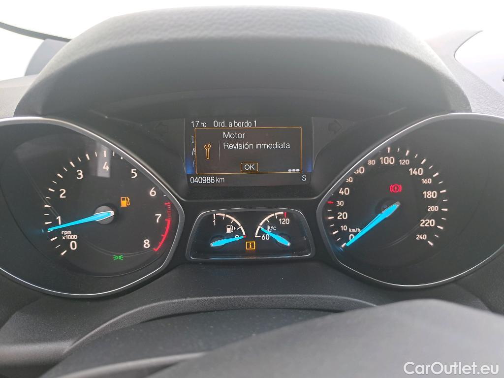  Ford  Kuga FORD  / 2016 / 5P / todoterreno 1.5 EcoBoost 88kW 4x2 Trend+ (CX) #35
