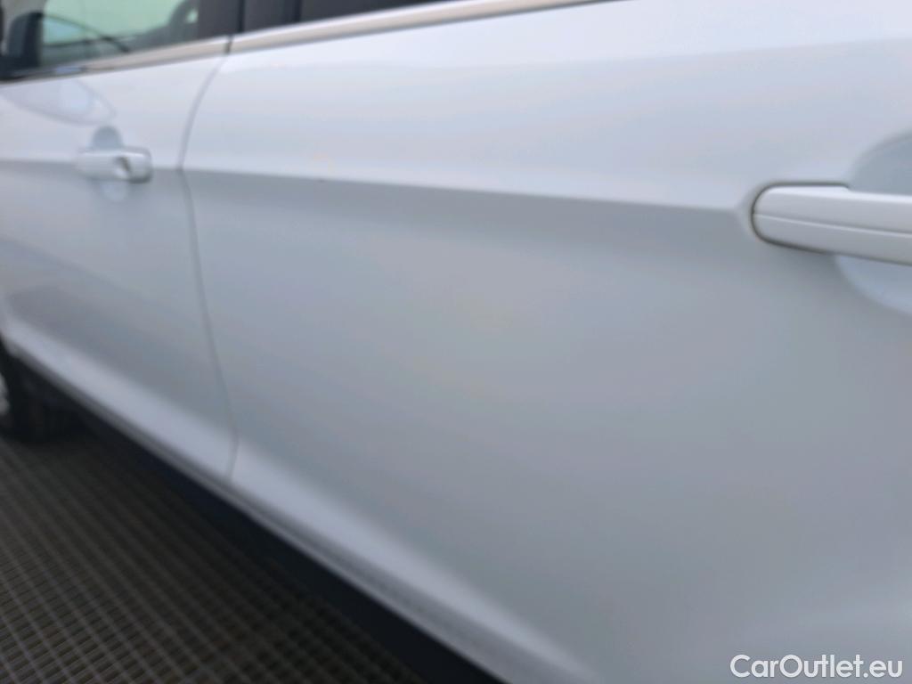  Ford  Kuga FORD  / 2016 / 5P / todoterreno 1.5 EcoBoost 88kW 4x2 Trend+ (CX) #5