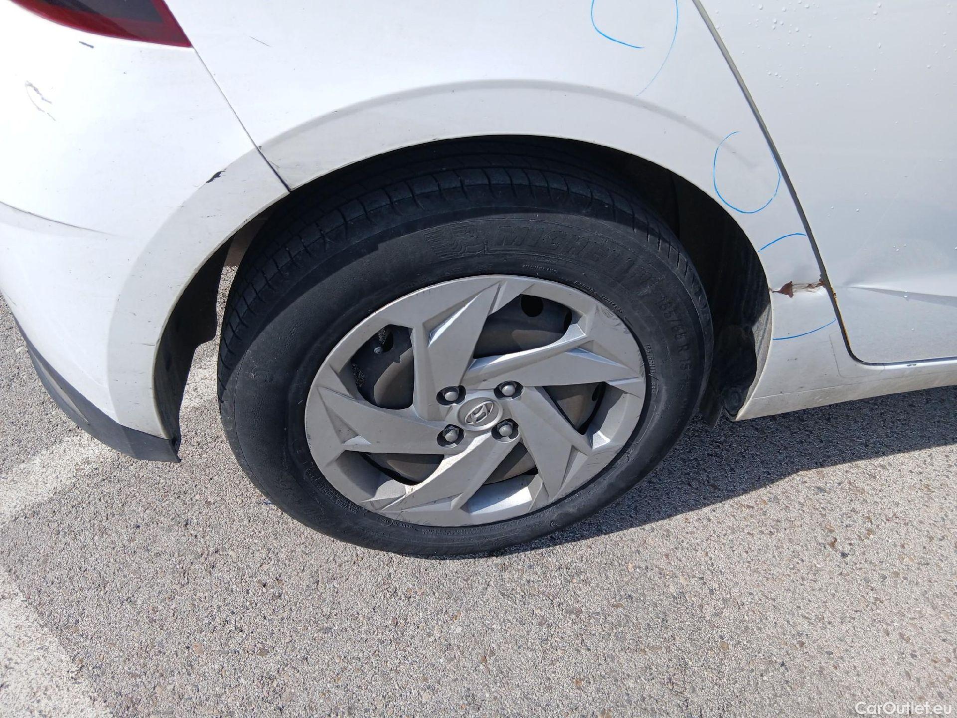  Hyundai  i20 HYUNDAI  / 2020 / 5P / berlina con portón 1.0 TGDI 74kW (100CV) 48V Essence #50