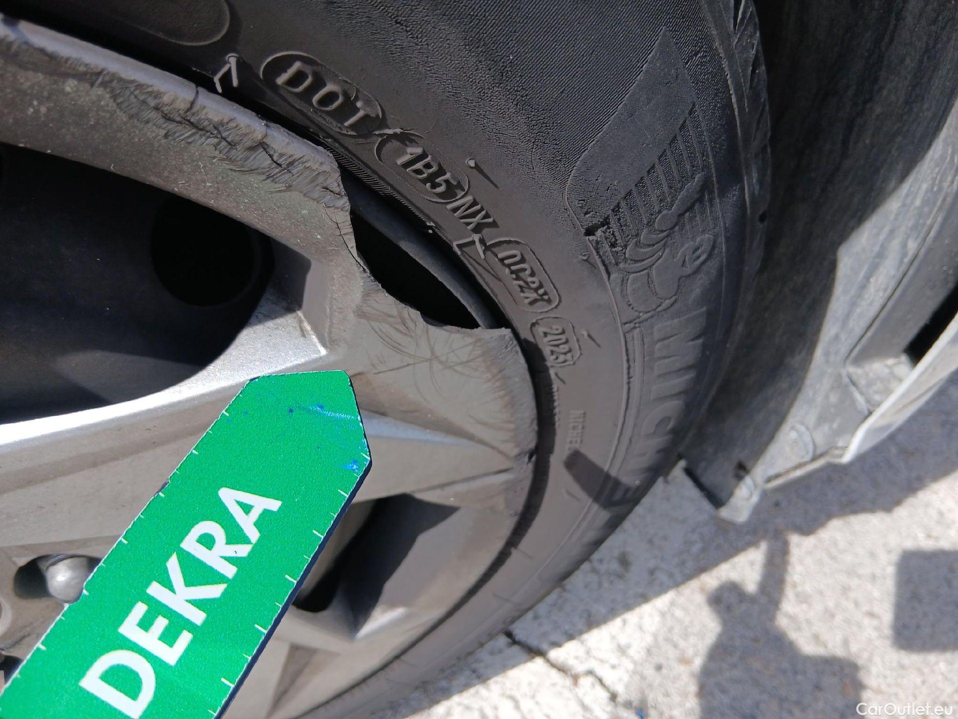  Hyundai  i20 HYUNDAI  / 2020 / 5P / berlina con portón 1.0 TGDI 74kW (100CV) 48V Essence #69