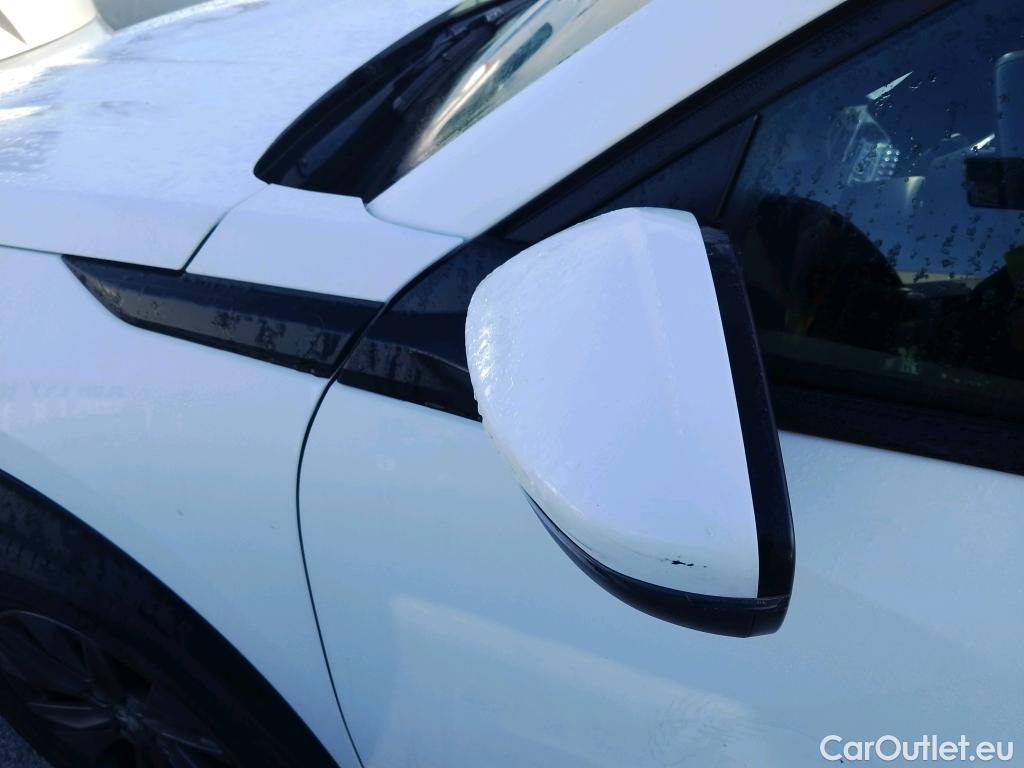  Peugeot  2008 PEUGEOT  / 2019 / 5P / todoterreno Active Pack BlueHDI 81kW (110CV) #13