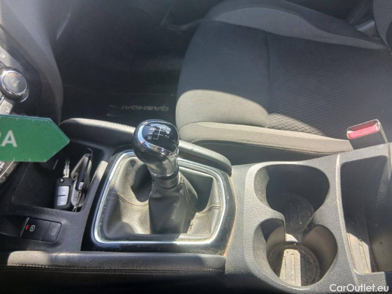  Nissan  Qashqai NISSAN  / 2017 / 5P / todoterreno DIG-T 103 kW (140 CV) E6D ACENTA #19