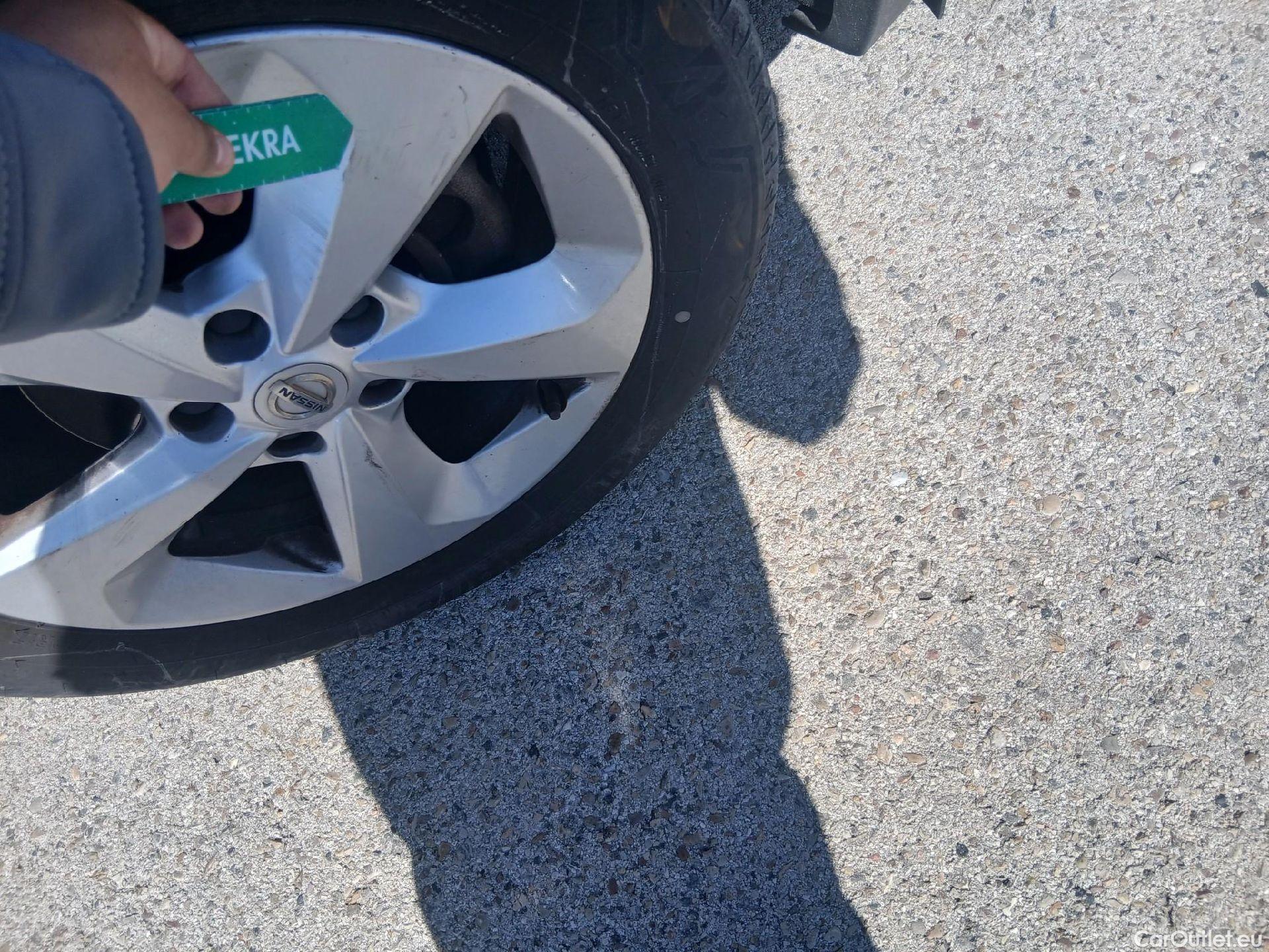  Nissan  Qashqai NISSAN  / 2017 / 5P / todoterreno DIG-T 103 kW (140 CV) E6D ACENTA #48