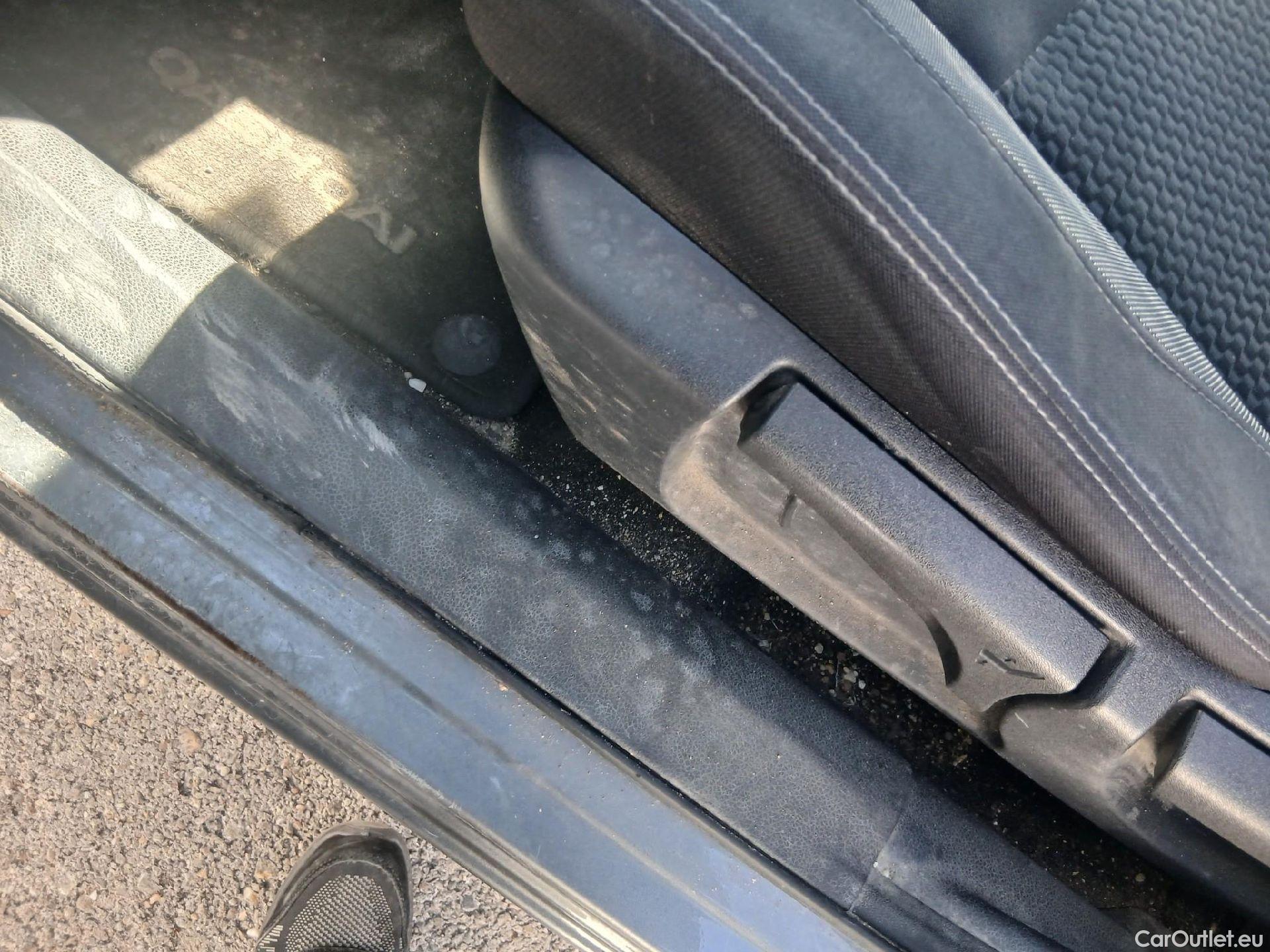  Nissan  Qashqai NISSAN  / 2017 / 5P / todoterreno DIG-T 103 kW (140 CV) E6D ACENTA #13