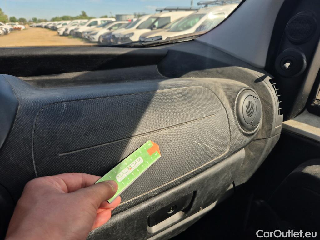  Fiat  Fiorino FIAT  / 2016 / 3P / furgón derivado de turismo Cargo Base 1.3 Mjet 59kW (80CV) E6 #24