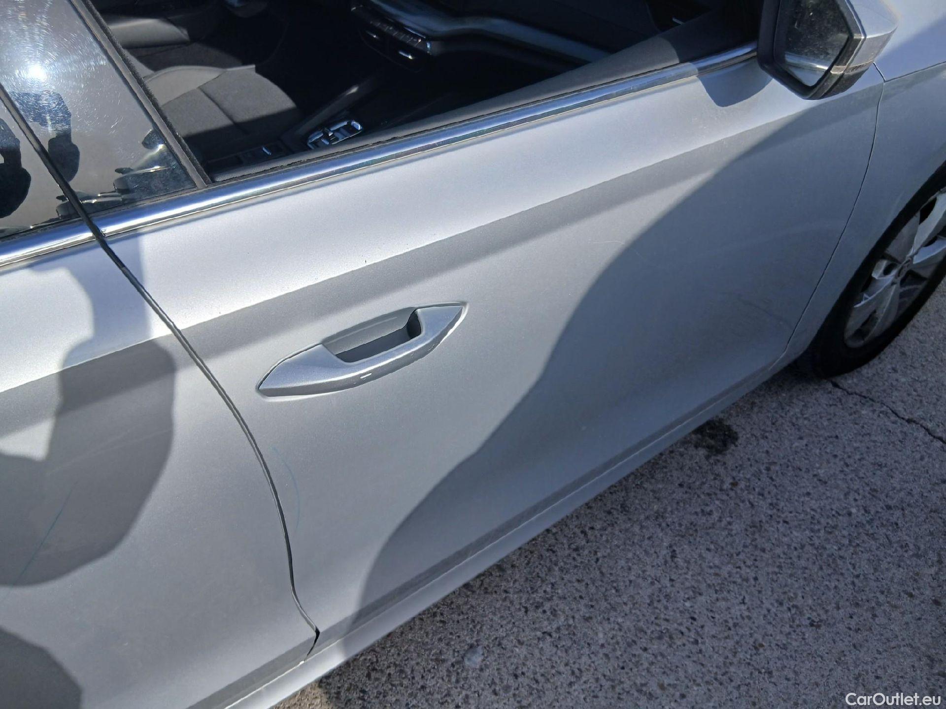  Skoda  Octavia SKODA  / 2020 / 5P / familiar Combi 2.0 TDI 110kW(150CV) DSG Ambition #37