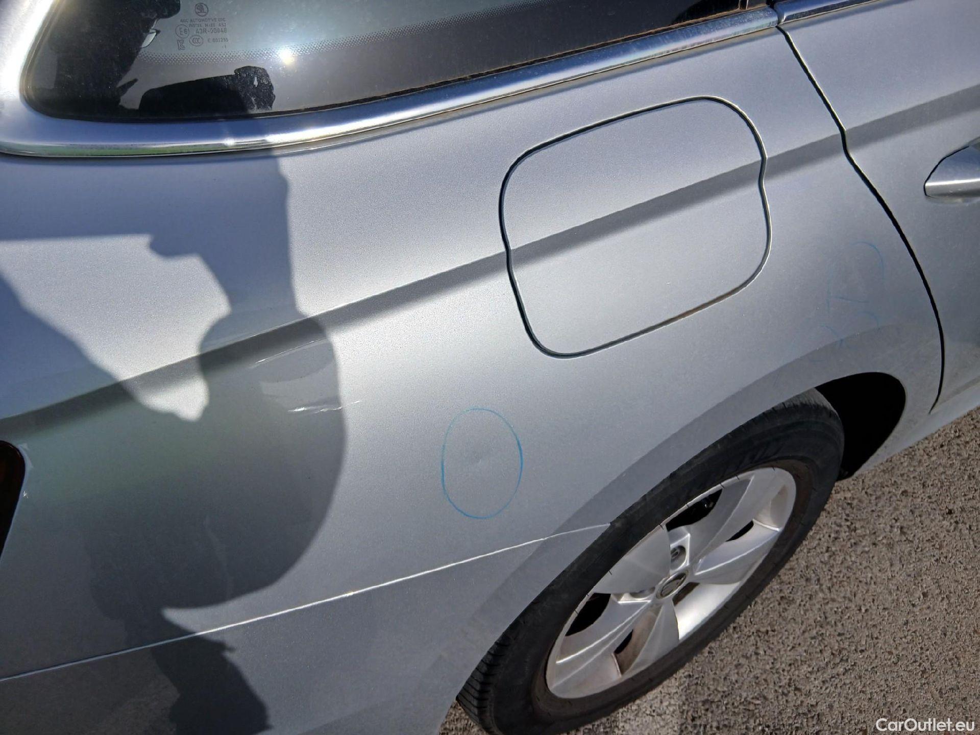  Skoda  Octavia SKODA  / 2020 / 5P / familiar Combi 2.0 TDI 110kW(150CV) DSG Ambition #33