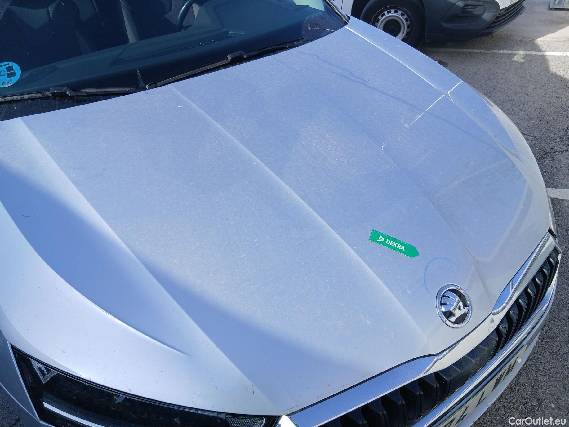  Skoda  Octavia SKODA  / 2020 / 5P / familiar Combi 2.0 TDI 110kW(150CV) DSG Ambition #4