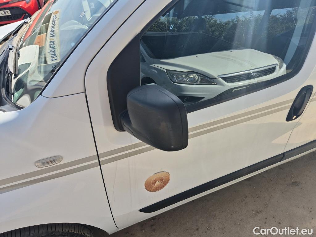  Fiat  Fiorino FIAT  / 2016 / 3P / furgón derivado de turismo Cargo Base 1.3 Mjet 59kW (80CV) E6 #57