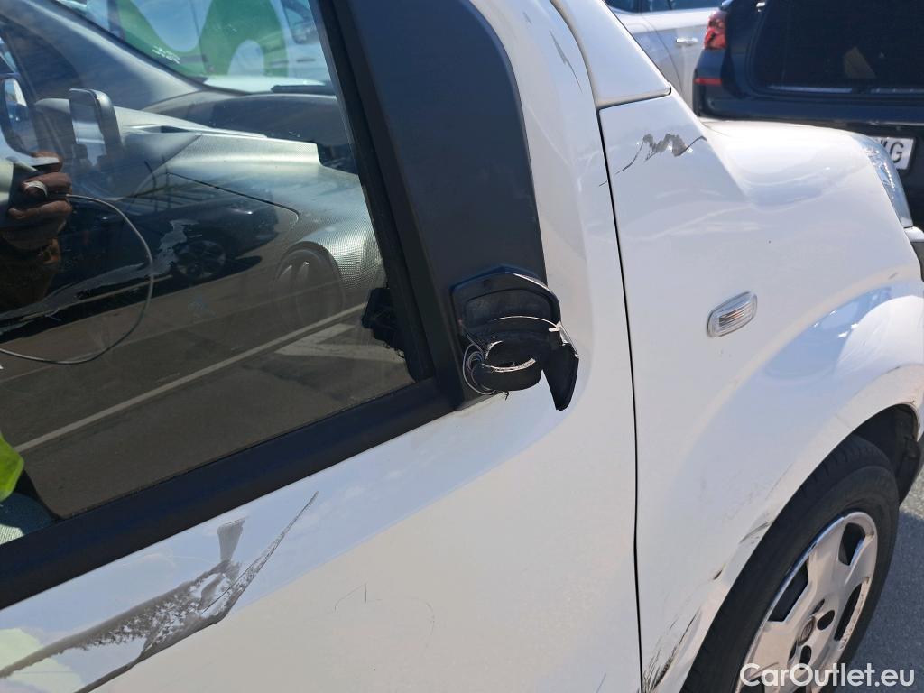  Fiat  Fiorino FIAT  / 2016 / 4P / combi Combi SX N1 1.3 Mjet 59kW (80CV) #16