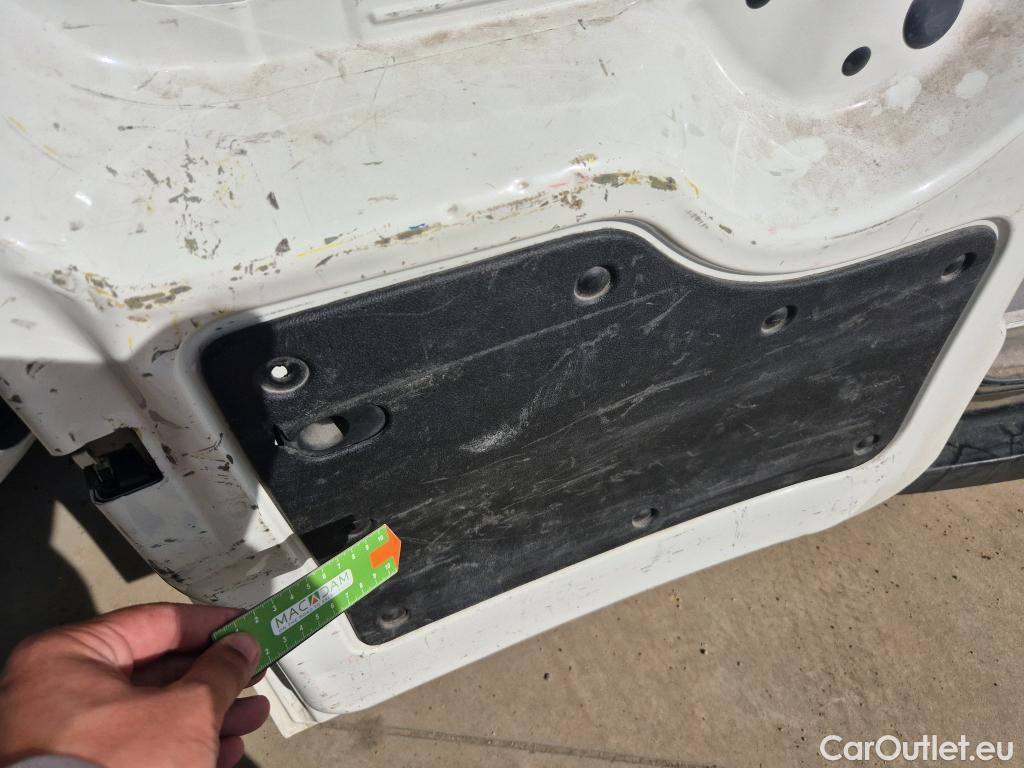  Fiat  Fiorino FIAT  / 2016 / 3P / furgón derivado de turismo Cargo Base 1.3 Mjet 59kW (80CV) E6 #32