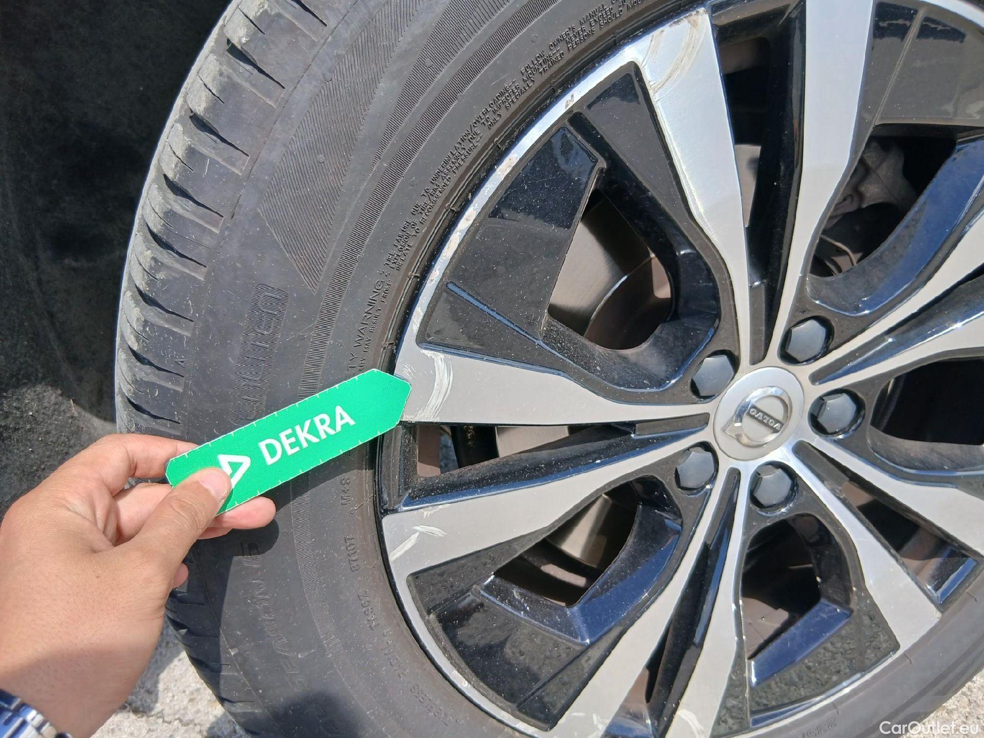  Volvo  XC60 VOLVO  / 2017 / 5P / todoterreno 2.0 B4 D AWD Momentum Pro Auto #16