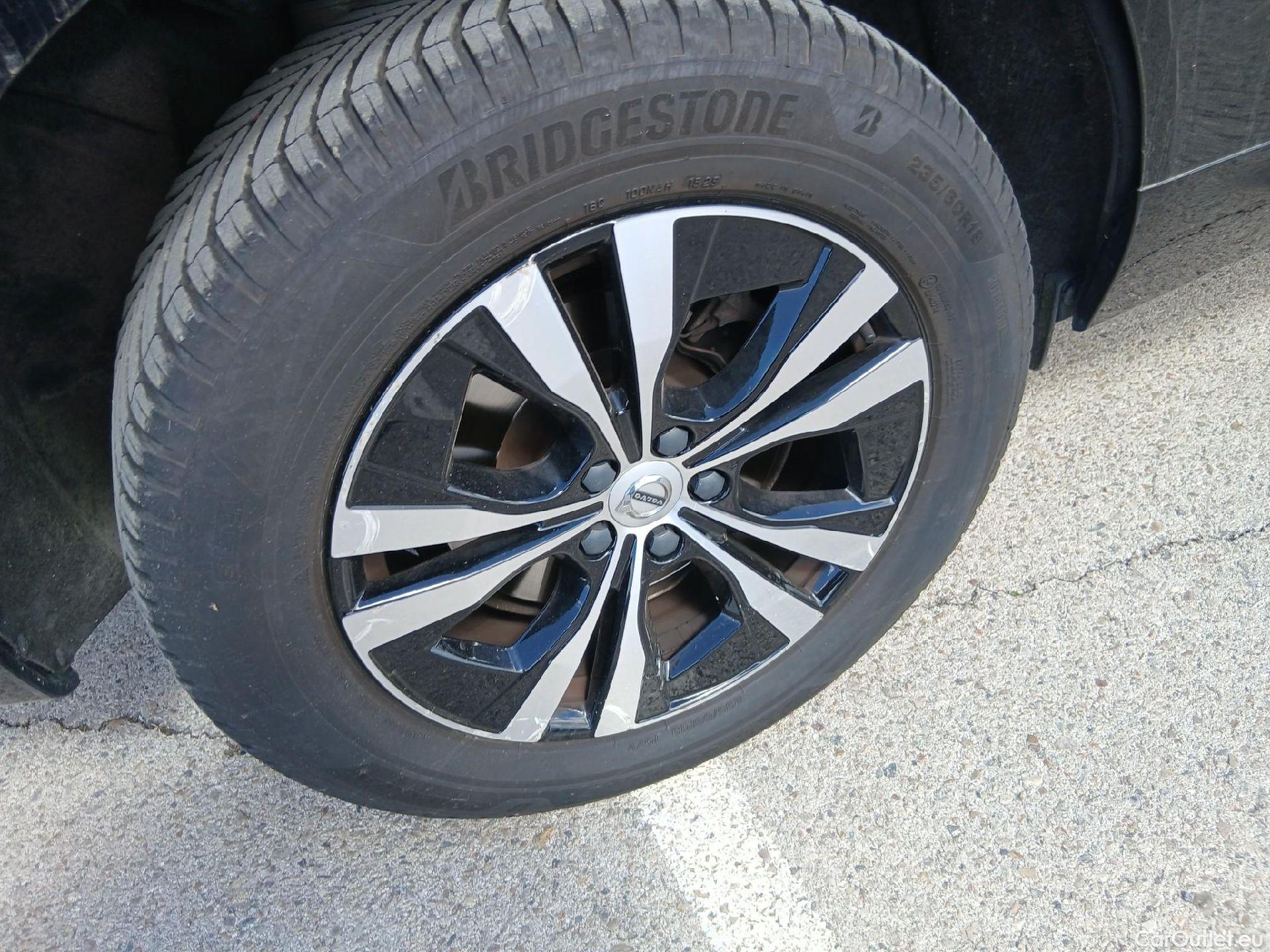  Volvo  XC60 VOLVO  / 2017 / 5P / todoterreno 2.0 B4 D AWD Momentum Pro Auto #15