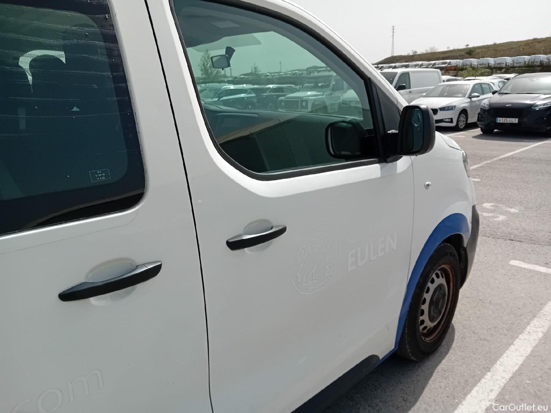  Citroen  Jumpy CITROEN  / 2016 / 4P / furgón DC Abatible Talla M BlueHDi 120 Control #42