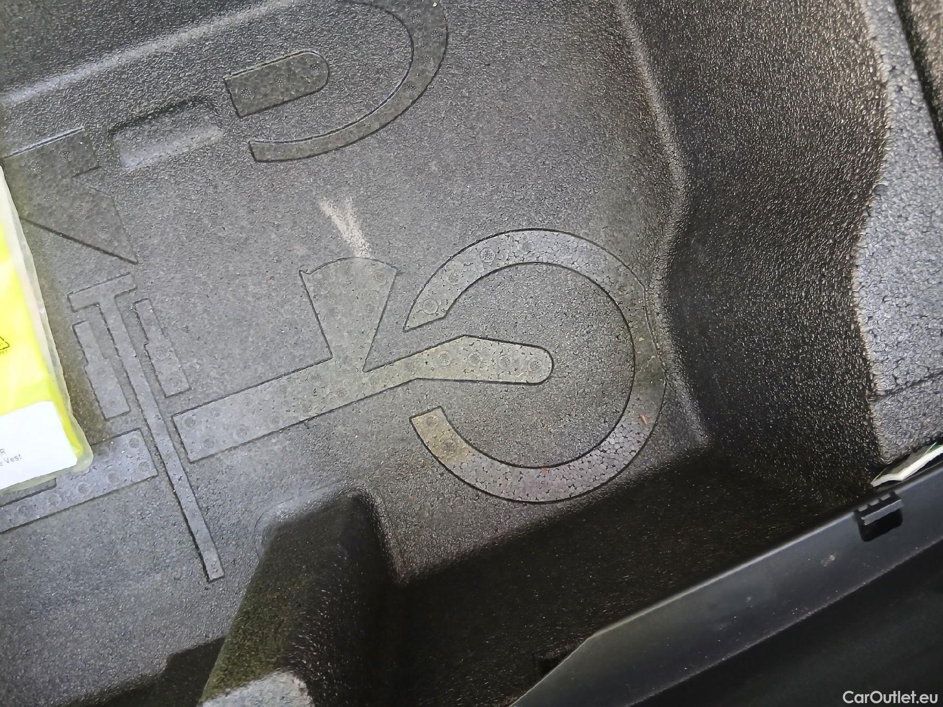  Skoda  Octavia SKODA  / 2020 / 5P / familiar Combi 2.0 TDI 110kW(150CV) DSG Ambition #2