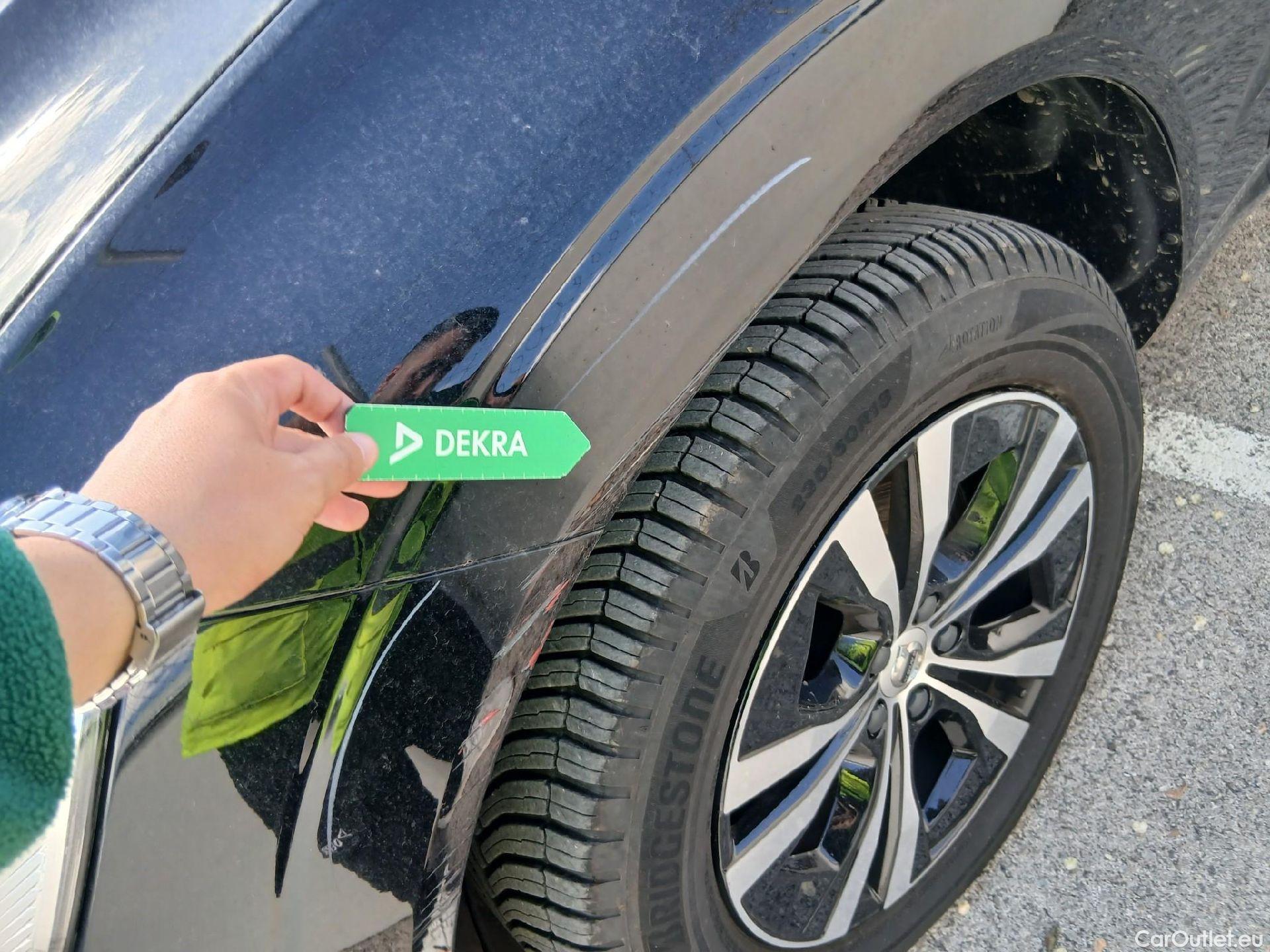  Volvo  XC60 VOLVO  / 2017 / 5P / todoterreno 2.0 B4 D AWD Momentum Pro Auto #8