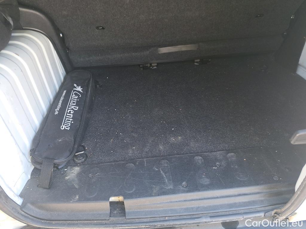  Fiat  Fiorino FIAT  / 2016 / 4P / combi Combi SX N1 1.3 Mjet 59kW (80CV) #30