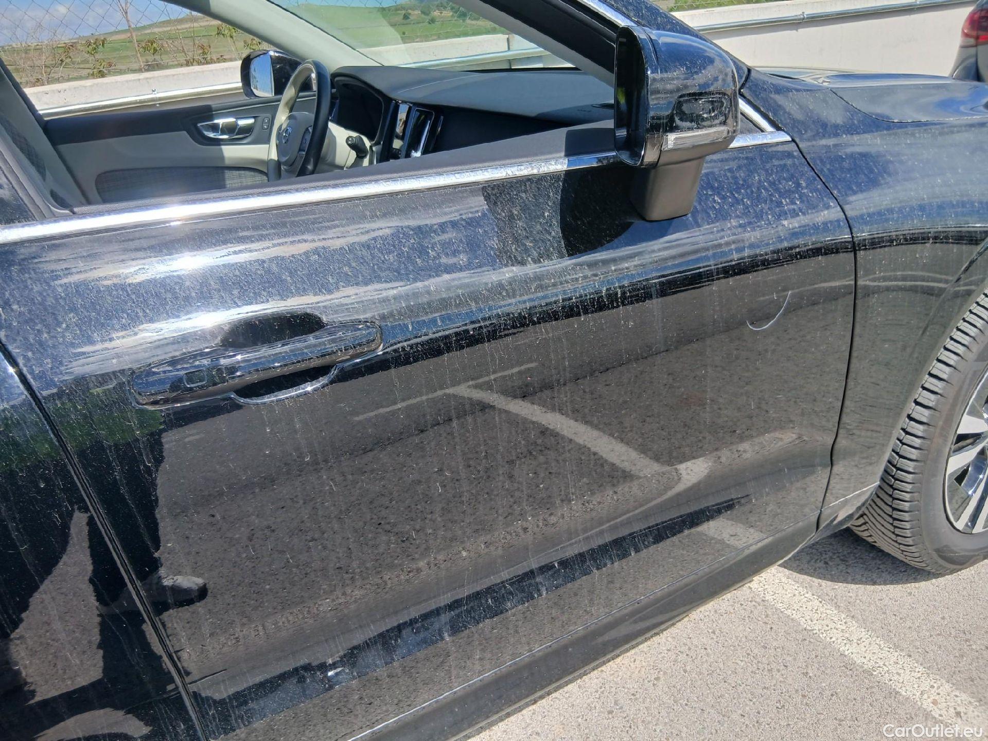  Volvo  XC60 VOLVO  / 2017 / 5P / todoterreno 2.0 B4 D AWD Momentum Pro Auto #20