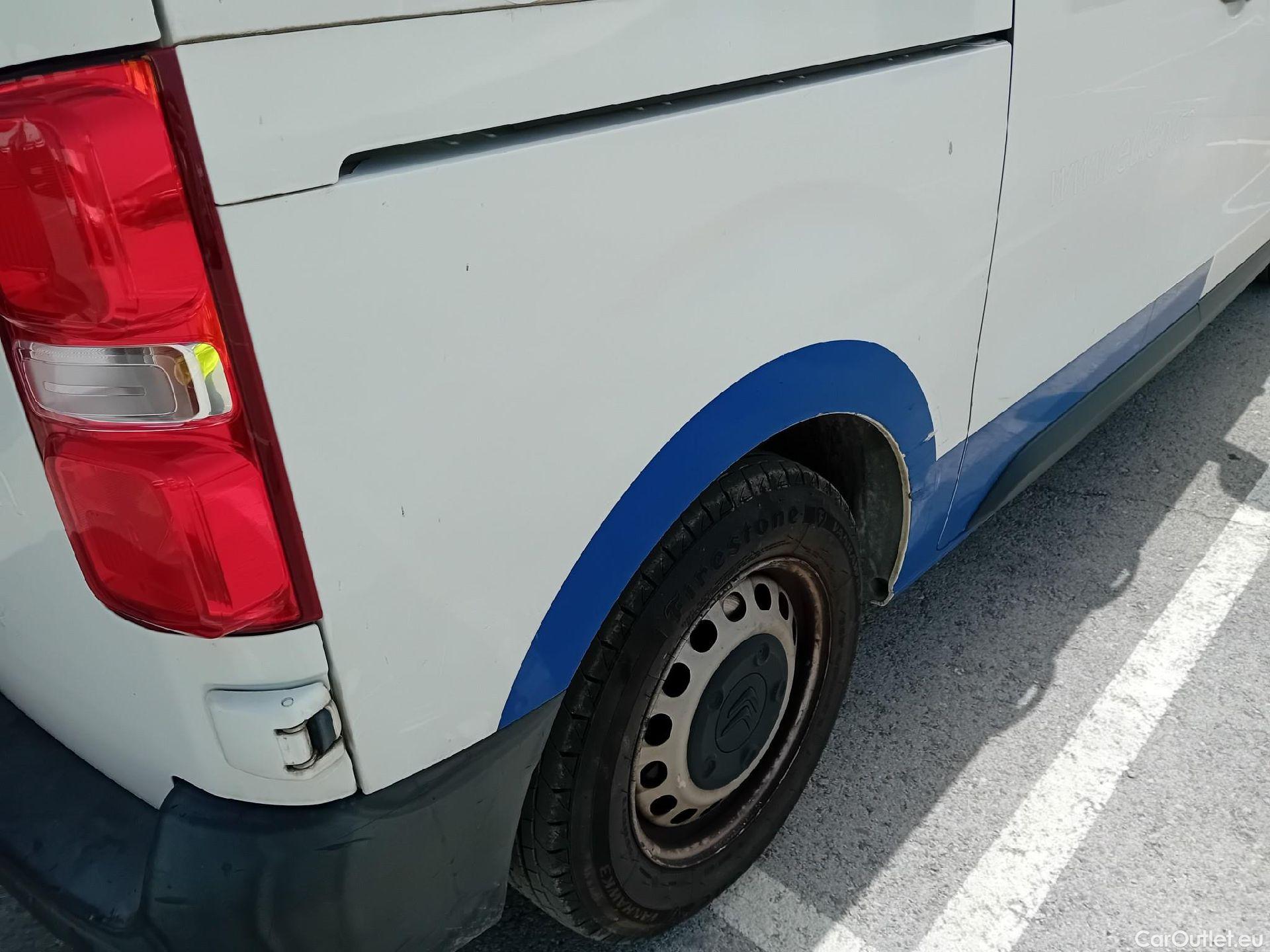  Citroen  Jumpy CITROEN  / 2016 / 4P / furgón DC Abatible Talla M BlueHDi 120 Control #37