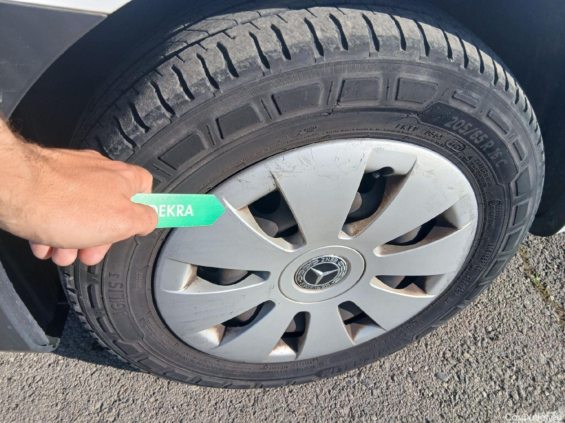  Mercedes  Vito MERCEDES-BENZ  / 2014 / 4P / furgón 114 CDI Larga #6