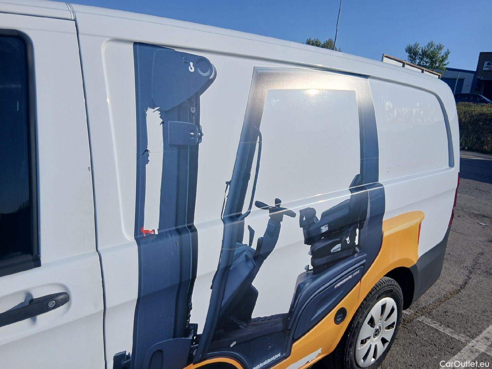  Mercedes  Vito MERCEDES-BENZ  / 2014 / 4P / furgón 114 CDI Larga #10