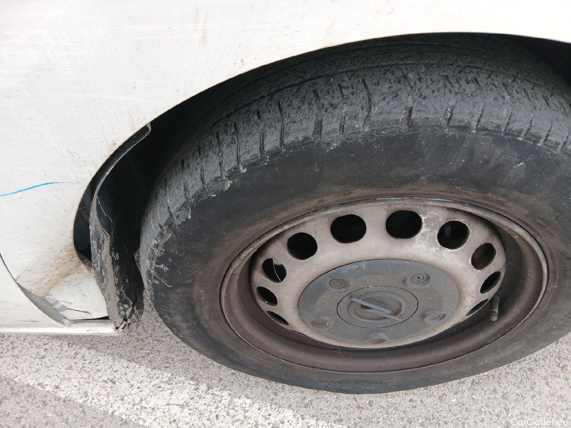  Opel  Vivaro OPEL  / 2019 / 4P / furgón 1.5 Diésel 74kW(100CV)M Std Exp #42