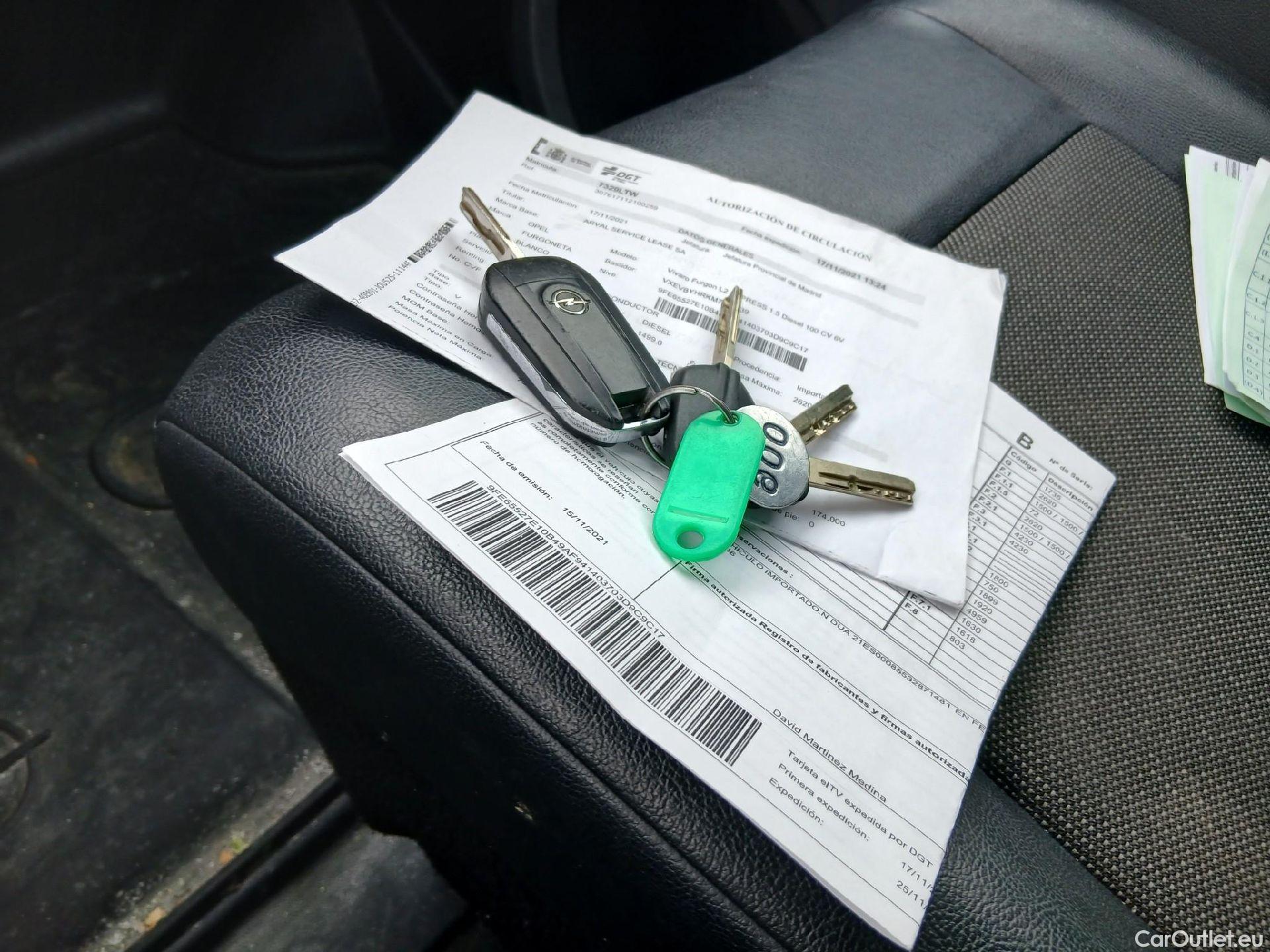  Opel  Vivaro OPEL  / 2019 / 4P / furgón 1.5 Diésel 74kW(100CV)M Std Exp #1