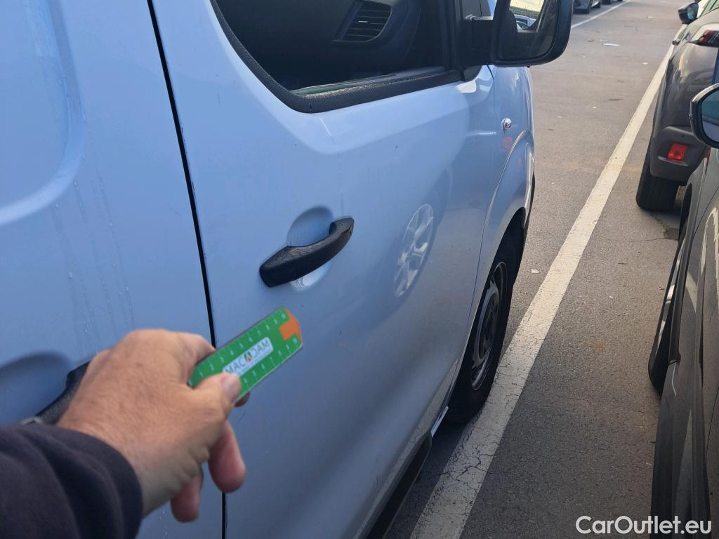  Opel  Vivaro OPEL  / 2019 / 4P / furgón 1.5 BlueHDi 74kW (100CV) L Inc. #17