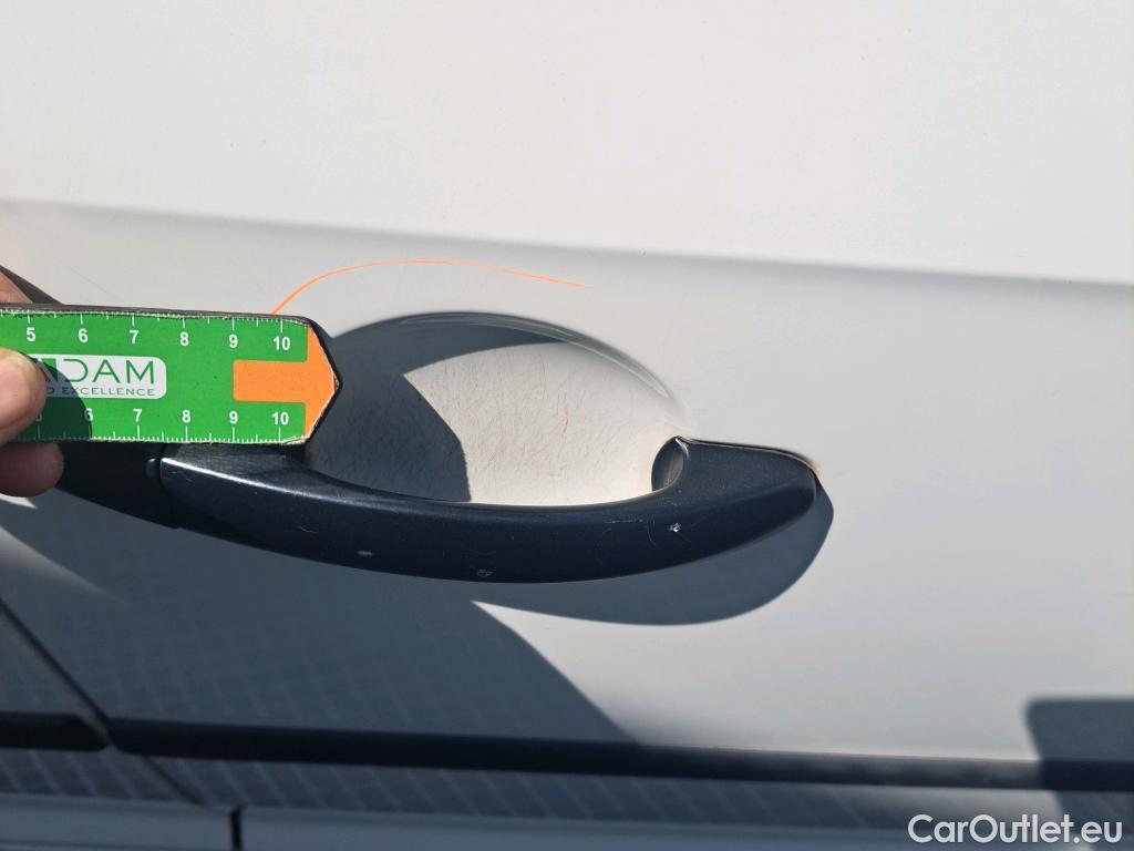  Volkswagen  Caddy VOLKSWAGEN  / 2015 / 4P / furgón derivado de turismo Profesional Furgón 2.0 TDI 55kW BMT #37