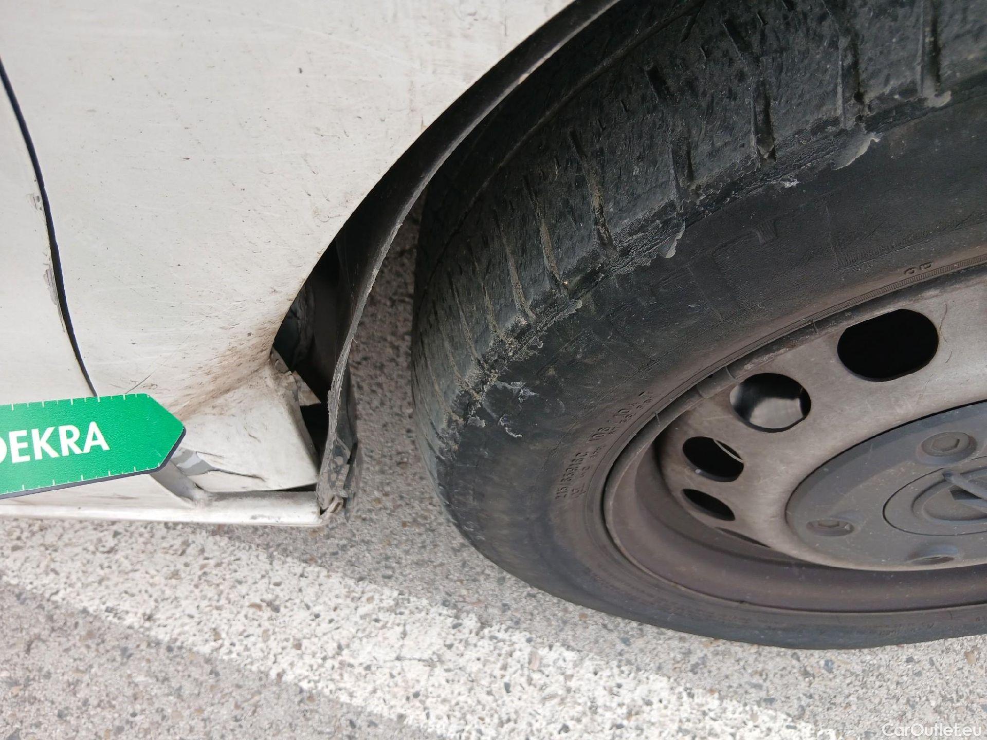  Opel  Vivaro OPEL  / 2019 / 4P / furgón 1.5 Diésel 74kW(100CV)M Std Exp #39