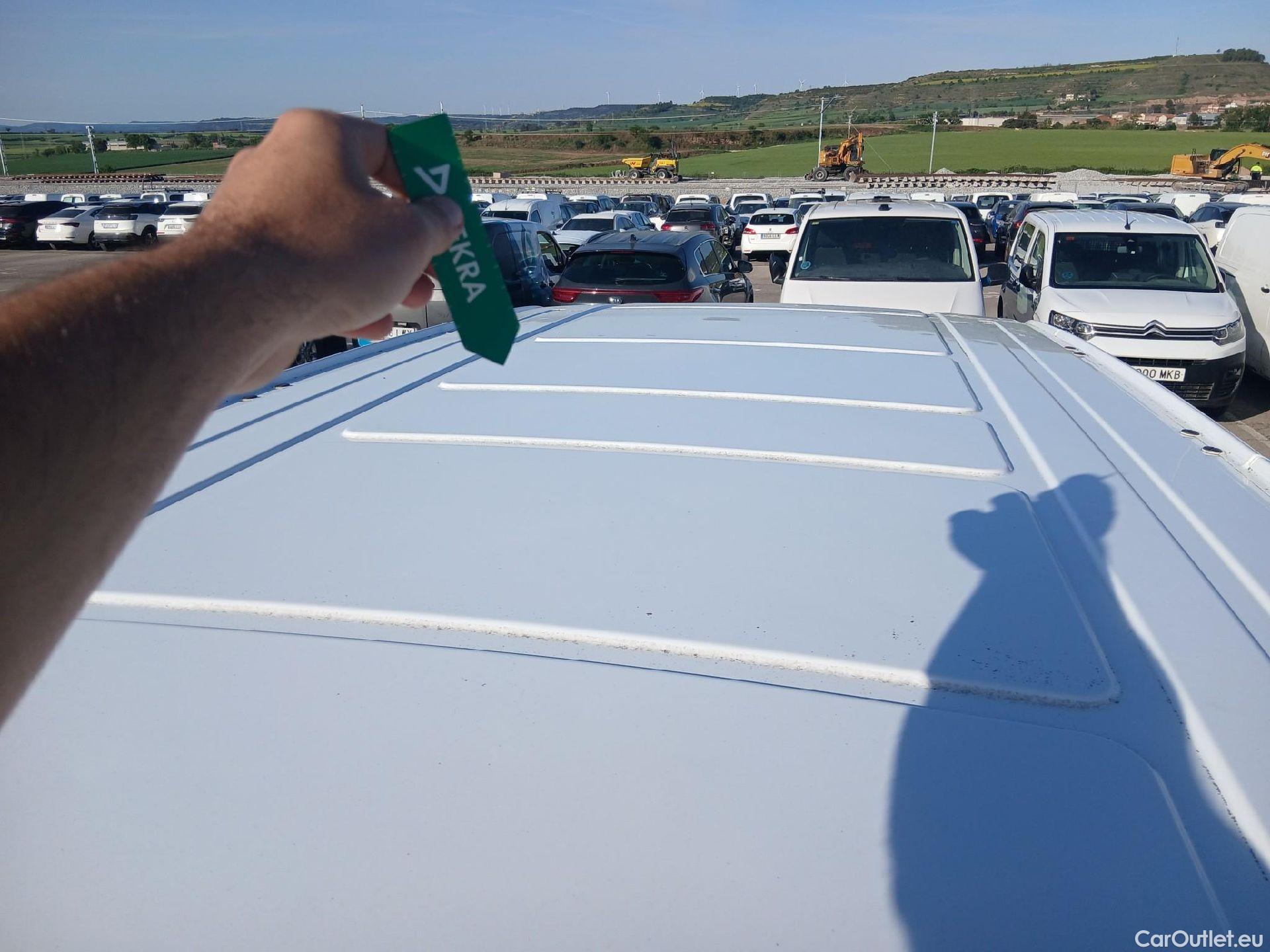  Mercedes  Vito MERCEDES-BENZ  / 2014 / 4P / furgón 114 CDI Larga #18