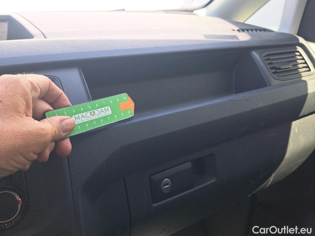  Volkswagen  Caddy VOLKSWAGEN  / 2015 / 4P / furgón derivado de turismo Profesional Furgón 2.0 TDI 55kW BMT #25