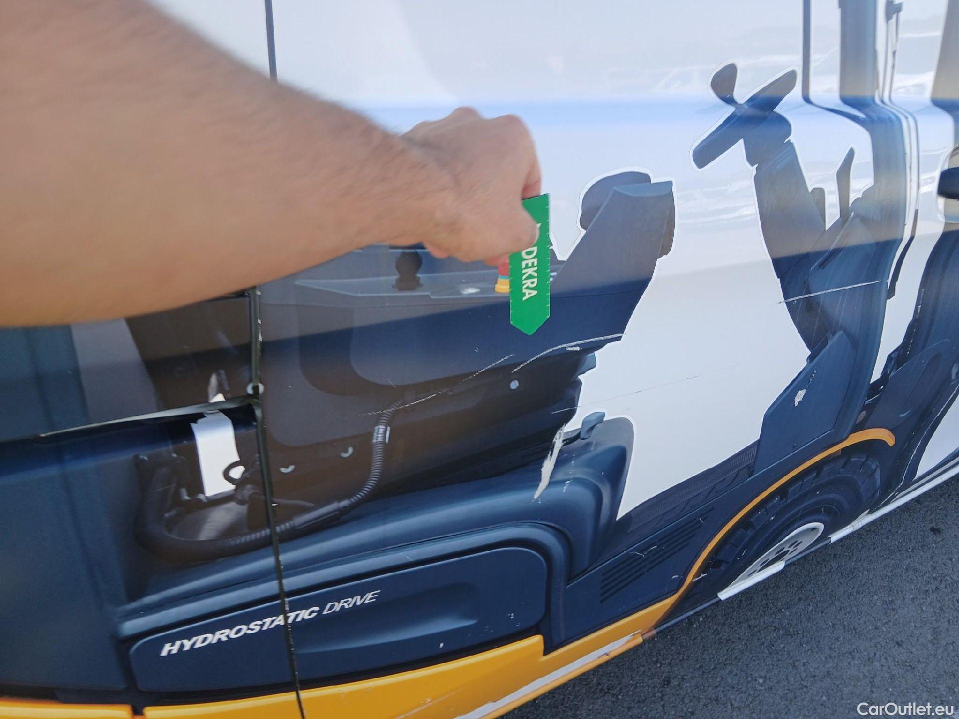  Mercedes  Vito MERCEDES-BENZ  / 2014 / 4P / furgón 114 CDI Larga #26