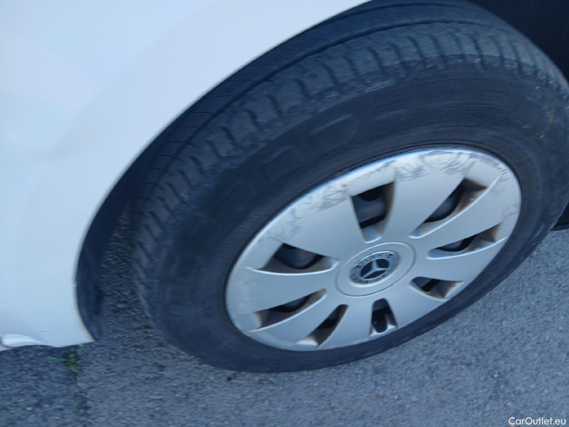  Mercedes  Vito MERCEDES-BENZ  / 2014 / 4P / furgón 114 CDI Larga #32