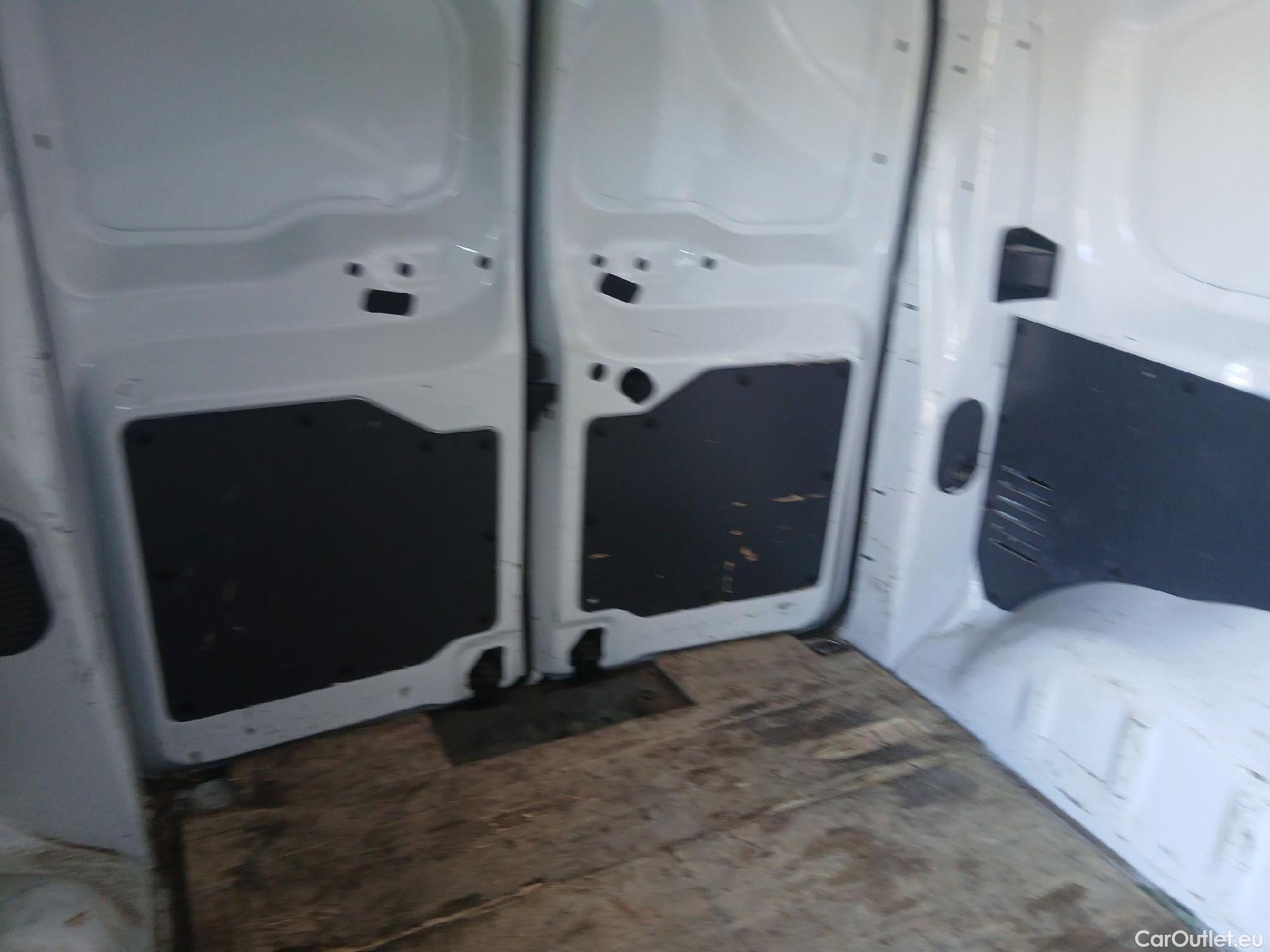  Peugeot  Expert  Furgón Pro Standard 1.5 HDI 120CV MT6 E6d #33