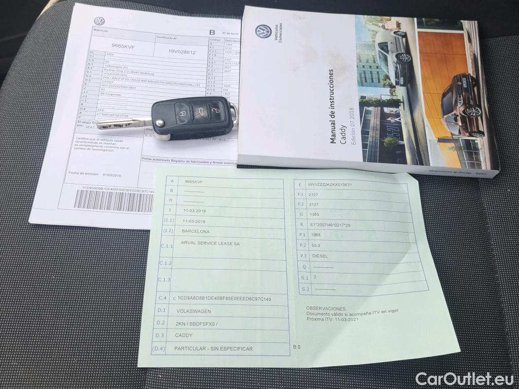  Volkswagen  Caddy VOLKSWAGEN  / 2015 / 4P / furgón derivado de turismo Profesional Furgón 2.0 TDI 55kW BMT #3