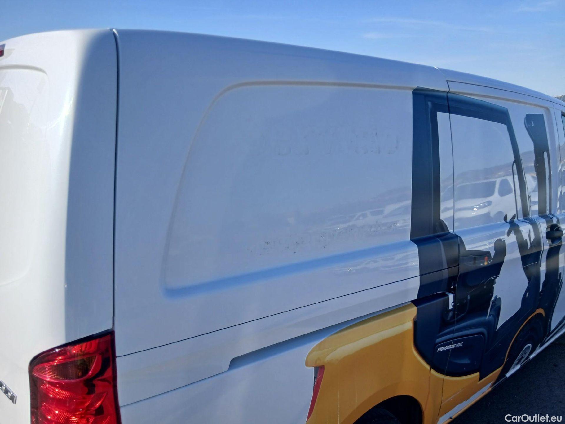  Mercedes  Vito MERCEDES-BENZ  / 2014 / 4P / furgón 114 CDI Larga #23