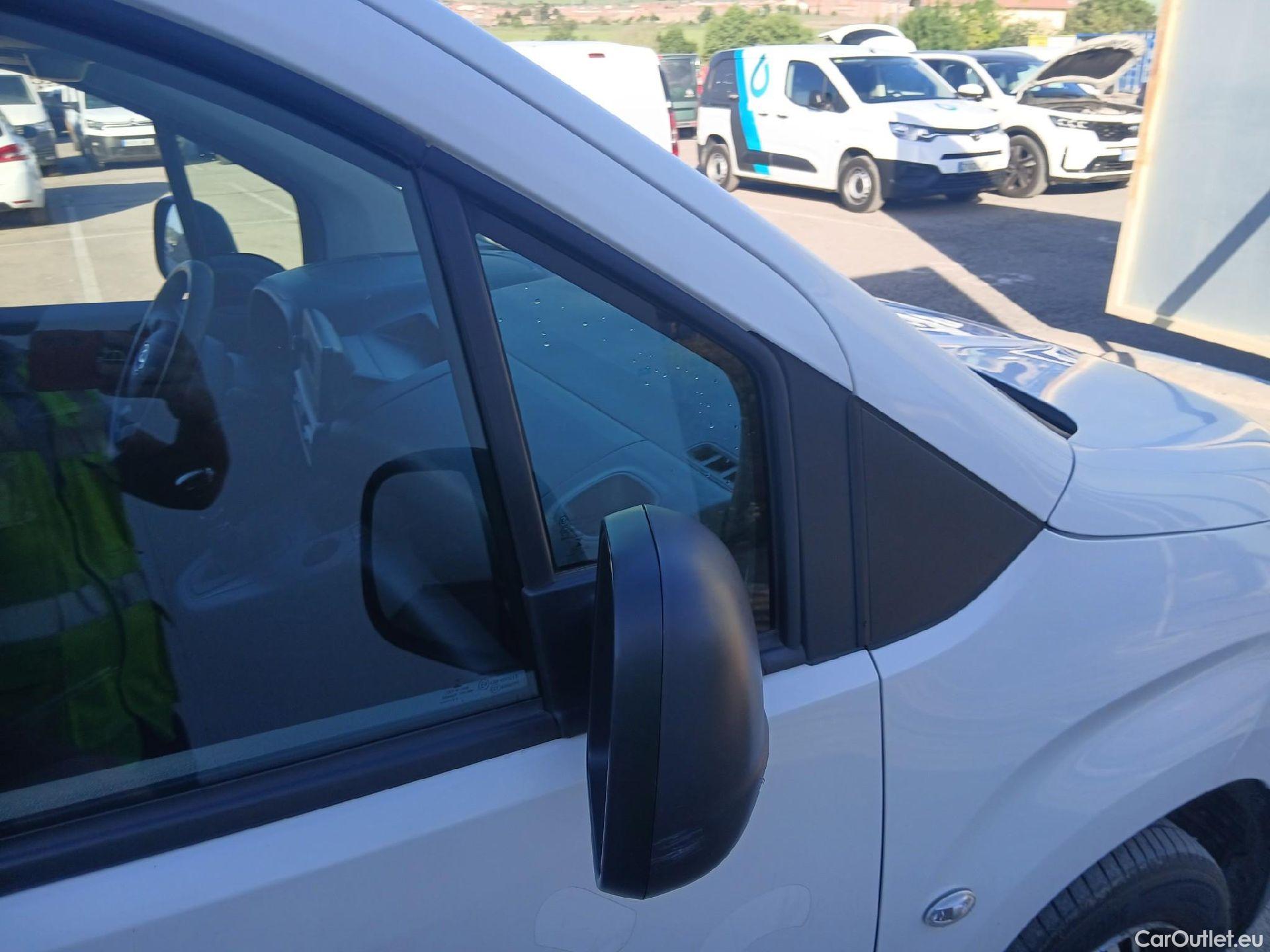  Toyota  Proace TOYOTA  City/2020/4P/furgón derivado de turismo 1.5D 75kW (100CV) GX 650kg Media #26