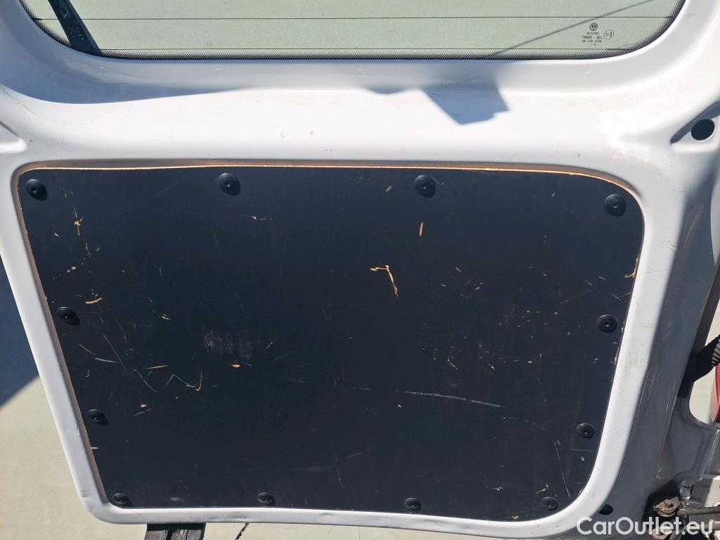  Volkswagen  Caddy VOLKSWAGEN  / 2015 / 4P / furgón derivado de turismo Profesional Furgón 2.0 TDI 55kW BMT #34