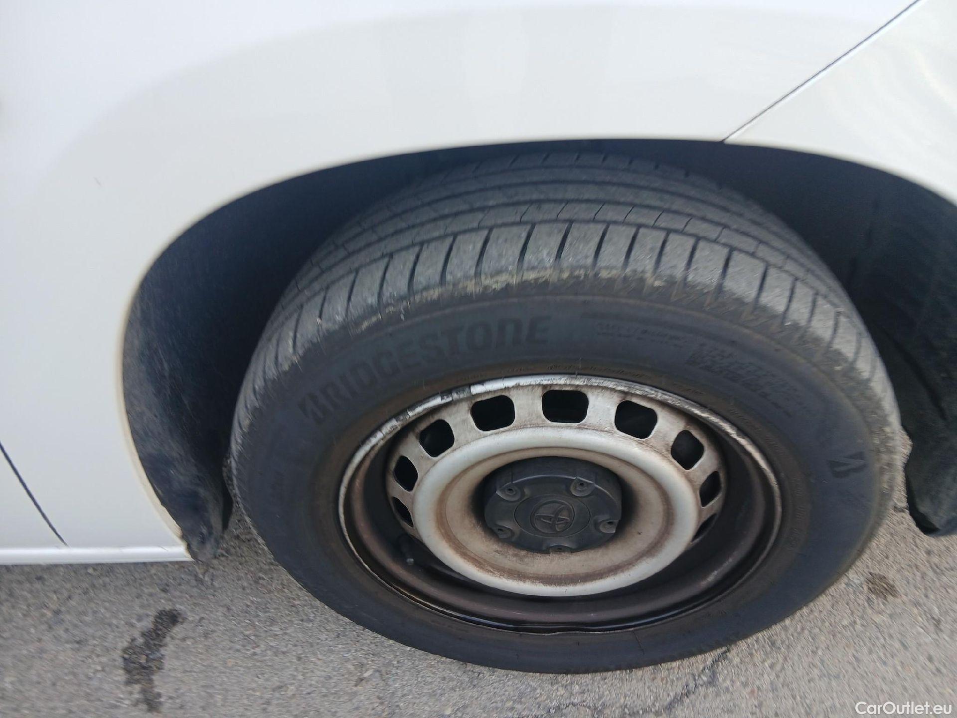  Toyota  Proace TOYOTA  City/2020/4P/furgón derivado de turismo 1.5D 75kW (100CV) GX 650kg Media #29