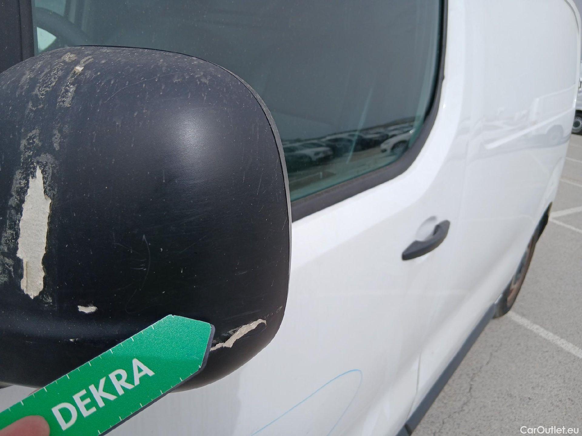  Opel  Vivaro OPEL  / 2019 / 4P / furgón 1.5 Diésel 74kW(100CV)M Std Exp #16